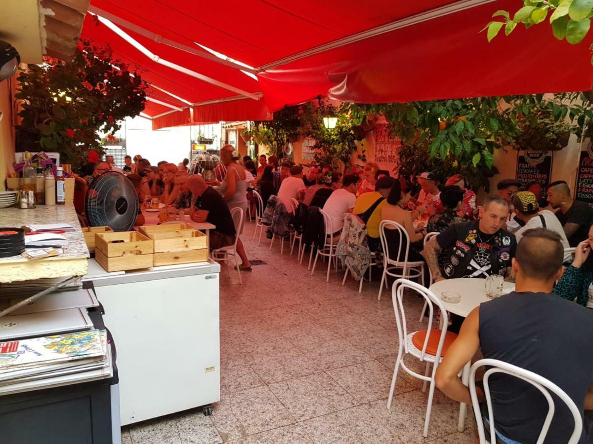 Pension Casa Austria Calella Eksteriør billede